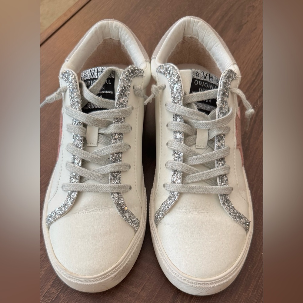 Vintage Havana White Sneakers with Silver Details